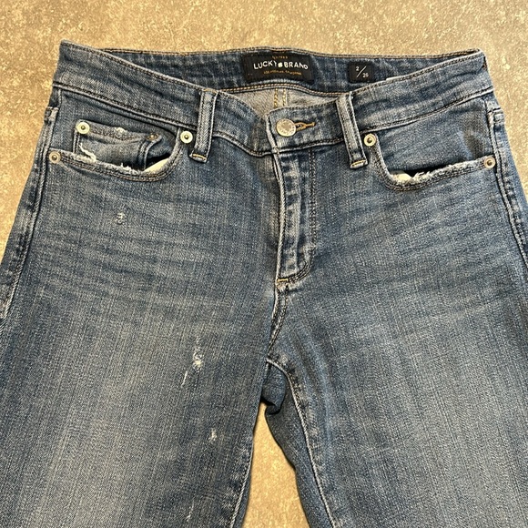 Lucky Brand Sweet Crop distressed Jean size 2/26 - Picture 3 of 8
